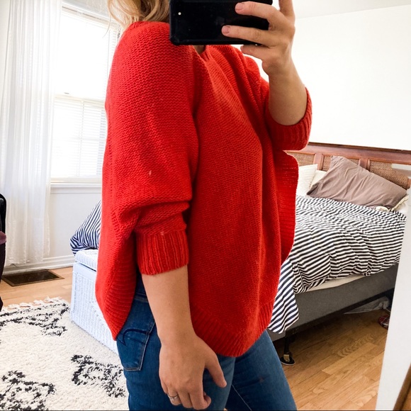 Guinevere Curved edge oversized sweater in Orange - Picture 2 of 10